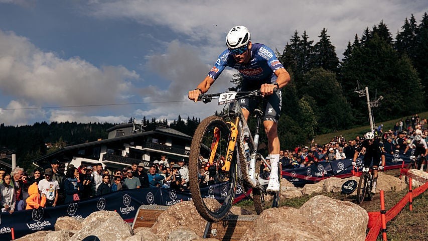 Van der Poel passando em rock garden